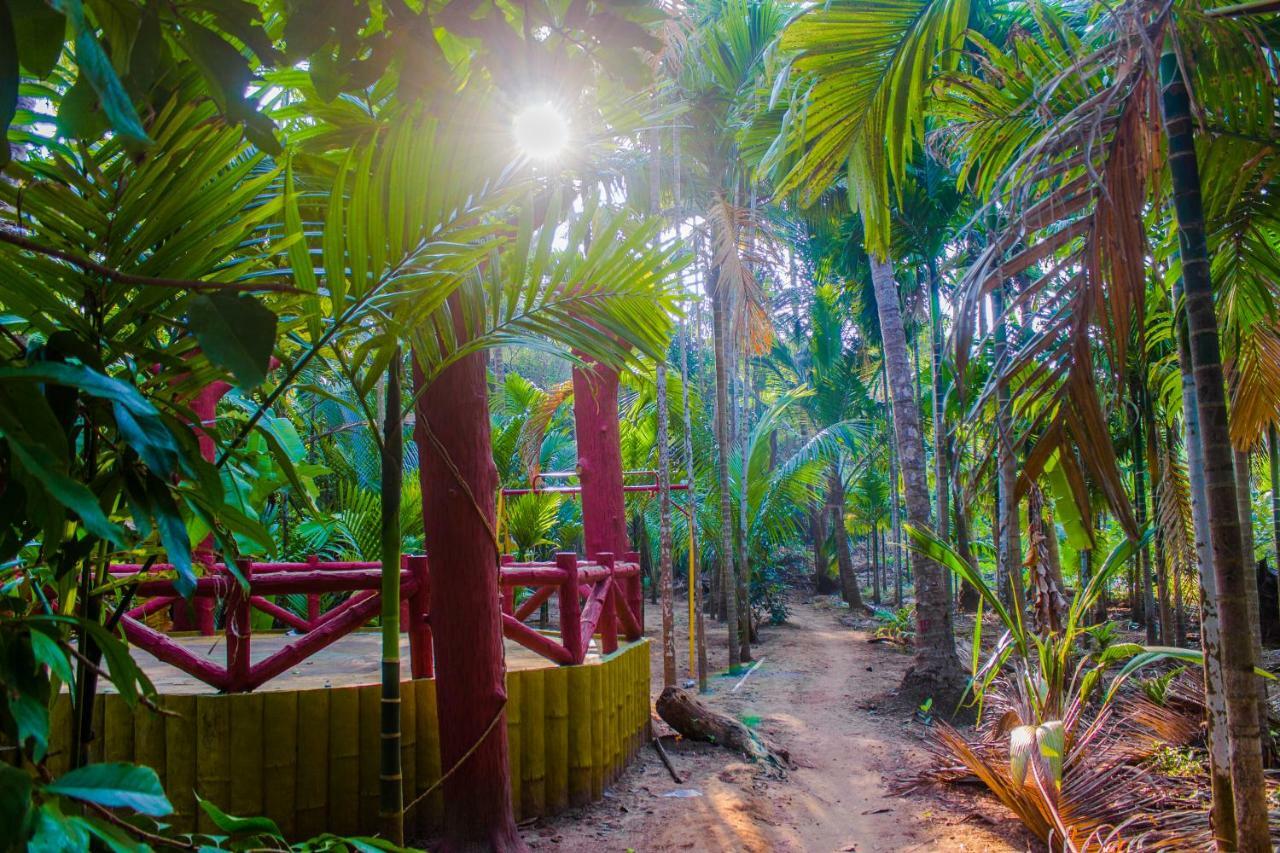 Maitreya Beach Resort Diveagar Ngoại thất bức ảnh