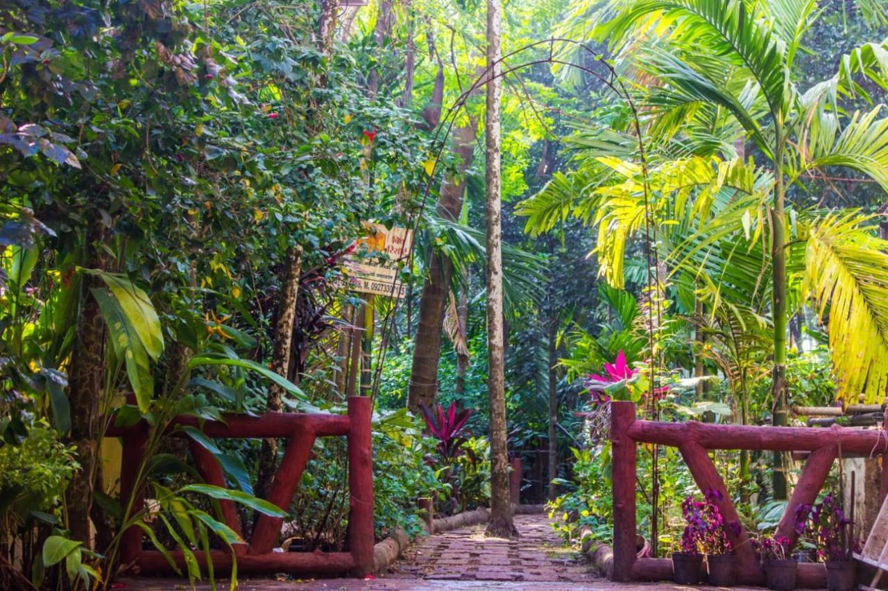 Maitreya Beach Resort Diveagar Ngoại thất bức ảnh